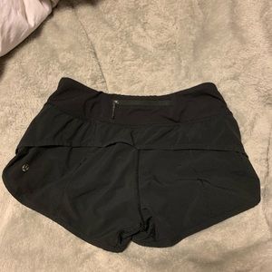 lulu lemon size 2 shorts